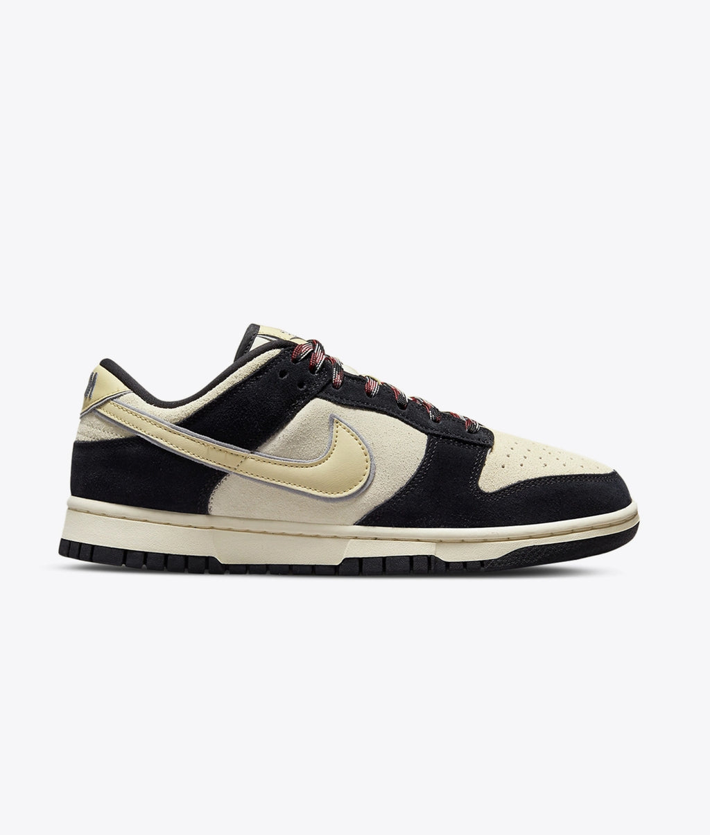 Nike dunk low black suede